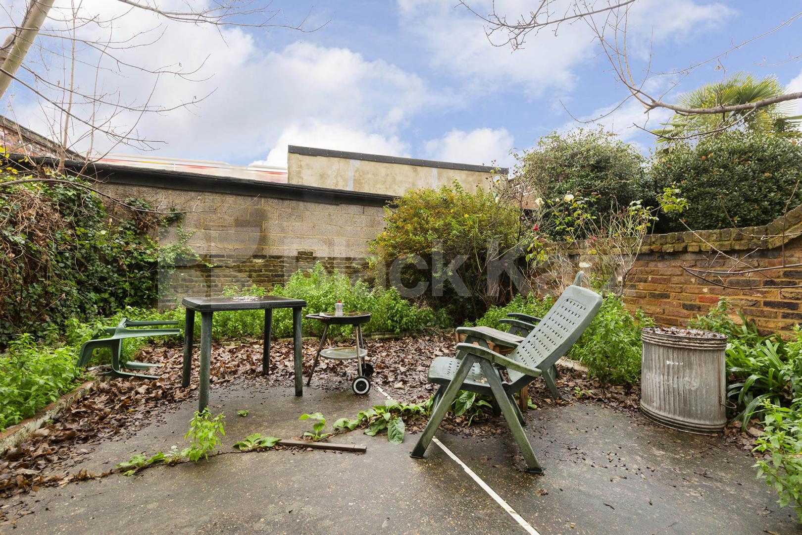 Modern Apartment Pennard Road, Shepherds Bush